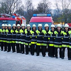 Gruppenfoto vor einer Übung an der Floßlände im Jahr 2014