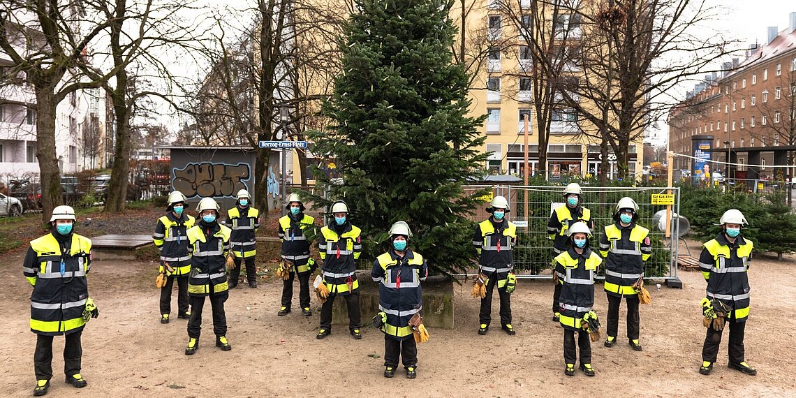 Im Jahr 2020 gab es wegen Corona leider kein gemeinsames Gruppenfoto. Statt dessen haben wir dieses kurz vor Weihnachten bei einem Einsatz aufgenommen