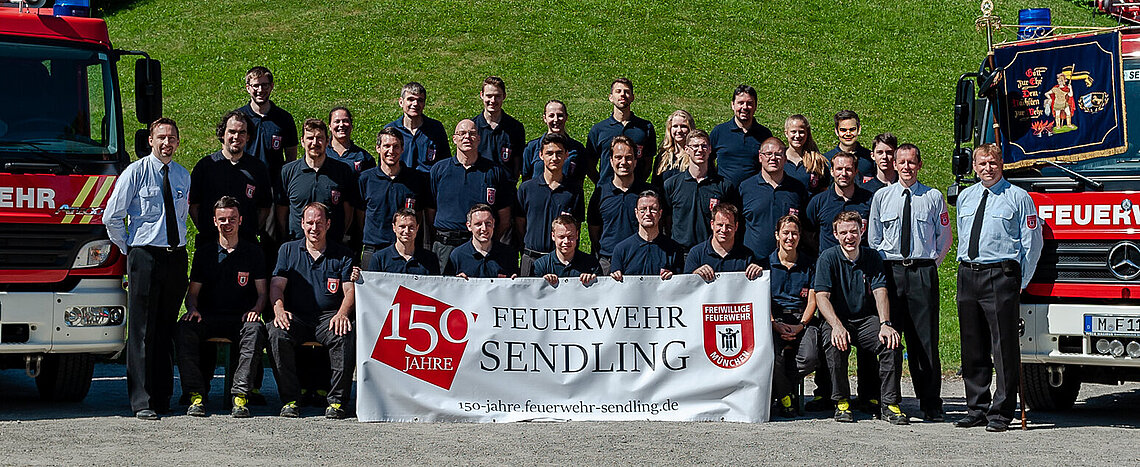 Gruppenfoto „150 Jahre Feuerwehr Sendling“